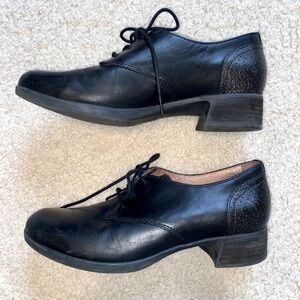 Dansko Louise Oxford. Comfortable lace up brogues. EU 37 (US 6.5 - 7)
